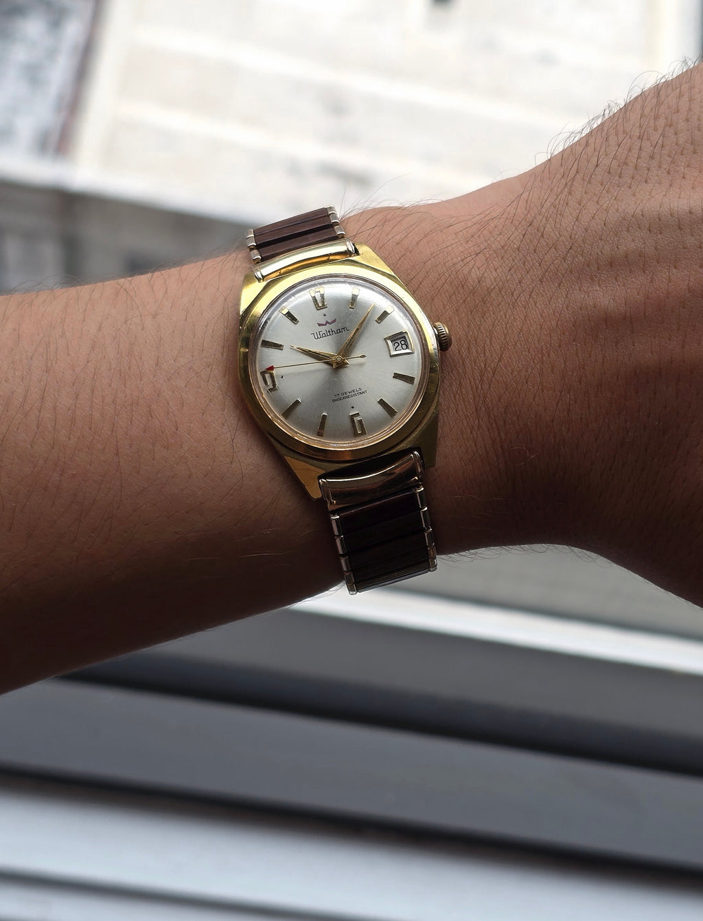 1960s Waltham, Silver Sunburst, Faux Wood Inlay, Swiss, 34 mm